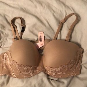 Victoria’s Secret bra with removable straps